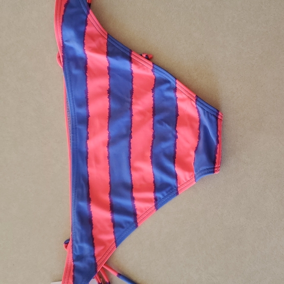 Bikini Bottom 👙 - Picture 2 of 2